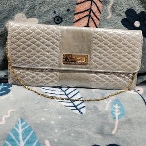 Clutch cum sling